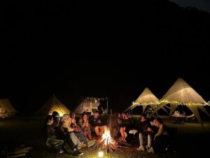 Read more about the article BBQ và lửa trại tại Núi Thủng: Trải nghiệm không thể bỏ lỡ khi camping