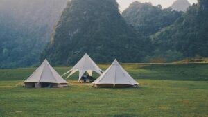 Read more about the article Núi Thủng Cao Bằng: Điểm đến lý tưởng cho chuyến camping mùa đông